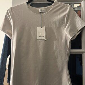 NWT Aritzia Original Contour Marvel T-Shirt